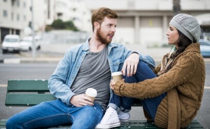 Девушка сомневается в отношениях: почему так происходит, что делать