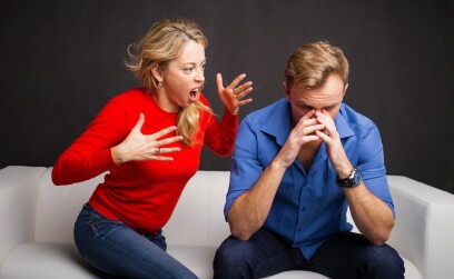 Девушка – абьюзер в отношениях: признаки, причины и способы их устранения