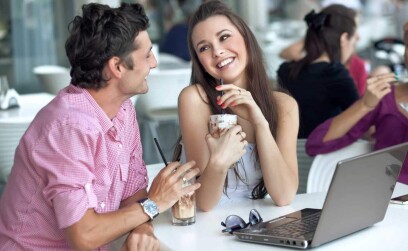 Как начать отношения со знакомой девушкой: темы и фразы для общения и как предложить встречаться