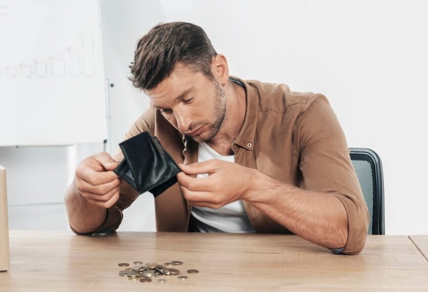 Что такое Скруджинг в отношениях и как его распознать