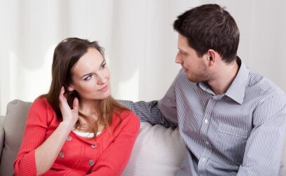Парень не хочет обсуждать проблемы в отношениях: почему, что делать