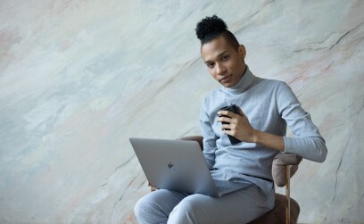 Что в первый раз написать девушке при знакомстве