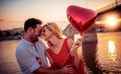 Как обновить отношения с любимым мужчиной и вернуть романтику