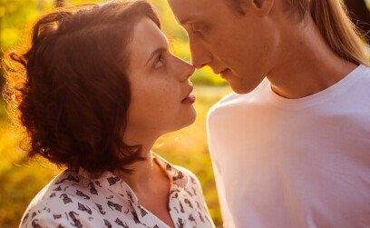 Заместительные отношения: определение, причины, признаки и особенности