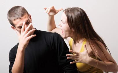 Насилие в отношении женщин в семье: что такое, признаки и разновидности, что делать и куда обращаться