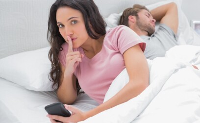 Почему мужчина не пишет и не звонит между встречами: рекомендации психологов, как повлиять на ситуацию