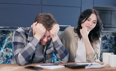 Почему возникает депрессия в отношениях у девушки, как ее распознать