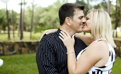 Как распознать мужчину аутиста: признаки, советы по поведению