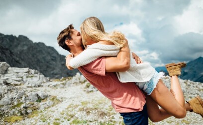 Узнай, как правильно подкатить к знакомой девушке, которая нравится