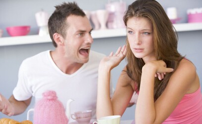 Почему женщины рассказывают о бывших отношениях