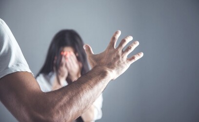 Газлайтинг в отношениях: как распознать и как бороться