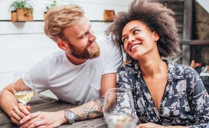 Мужчина-экстраверт в отношениях: признаки и способы привлечения