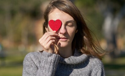 Как заставить мужчину с тобой познакомиться: проверенные способы