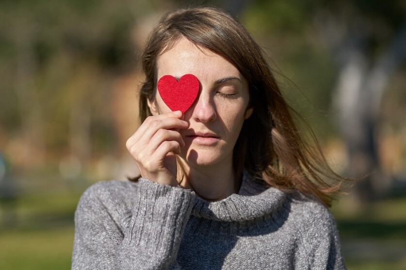 Как заставить мужчину с тобой познакомиться: проверенные способы