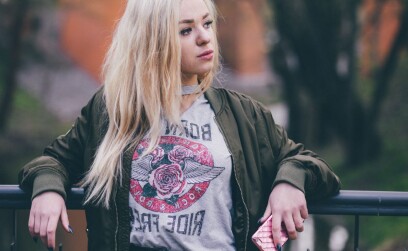 Что делать, если парень позвал гулять и не пишет — причины, время ожидания