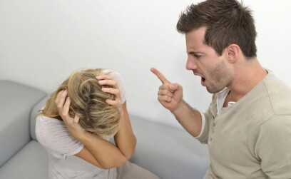 Что делать, если мужчина давит на женщину в отношениях: какие девушки чаще подвергаются давлению