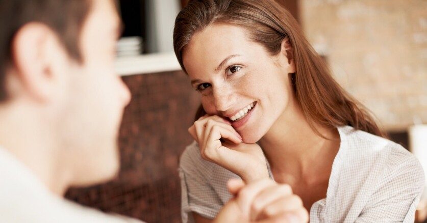 Интересные и оригинальные  вопросы, которые стоит задавать девушке на первом свидании и запретные темы для разговора