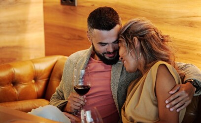 Что такое техника «ближе-дальше» в отношениях с девушкой, как применяется, на кого больше действует