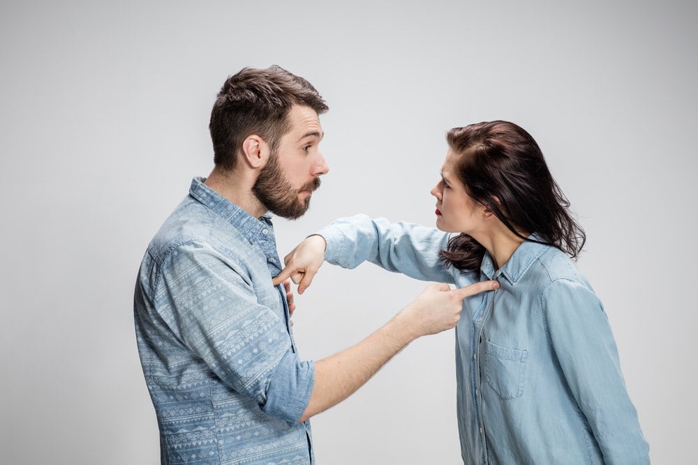 Почему женщины терпят мужскую грубость